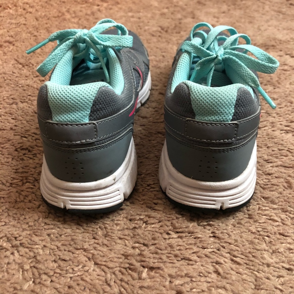 Nike Shoes - Picture 3 of 9